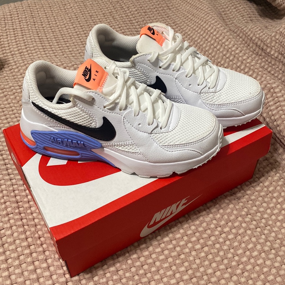 Nike Air Max Excee womens size 5